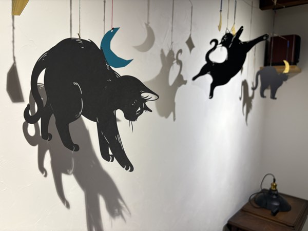 黒猫モビール 8